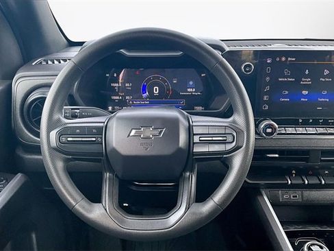Used 2025 Chevrolet Colorado Trail Boss image 5