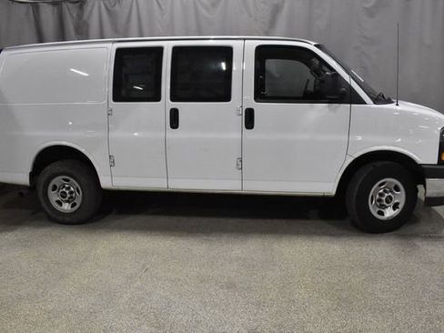 Used 2023 GMC Savana 2500 w/ Driver Convenience Package image 2