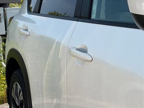 Used 2023 Nissan Rogue SV AWD/4WD image 14