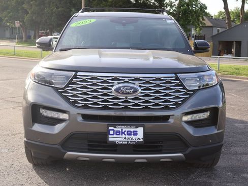 Used 2023 Ford Explorer Platinum w/ Technology Package AWD/4WD image 3