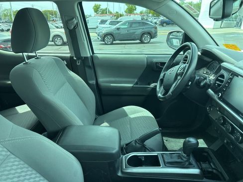 Used 2023 Toyota Tacoma SR5 w/ Technology Package image 3