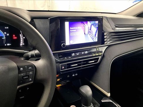 Used 2025 Toyota Camry LE FWD image 25