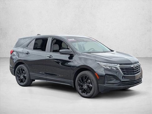 Used 2024 Chevrolet Equinox LS w/ LS Convenience Package image 3