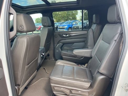 Used 2021 GMC Yukon XL Denali w/ Denali Premium Package image 38