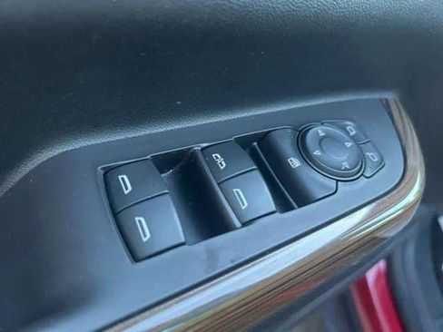 Used 2019 GMC Acadia SLE image 17