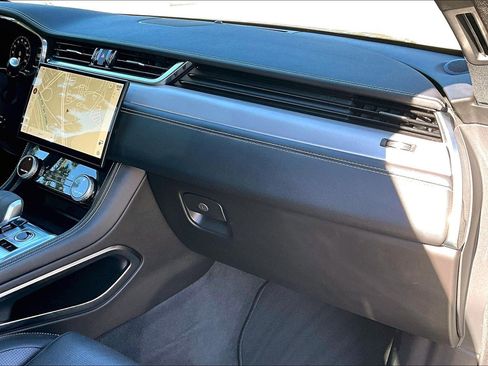 Used 2024 Jaguar F-PACE R-Dynamic S image 17