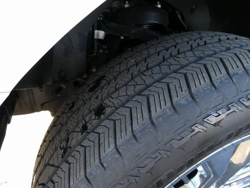 Used 2024 Ford F150 Lariat image 12