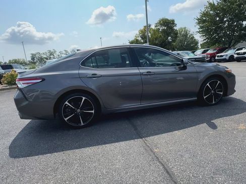Used 2020 Toyota Camry XSE FWD image 9