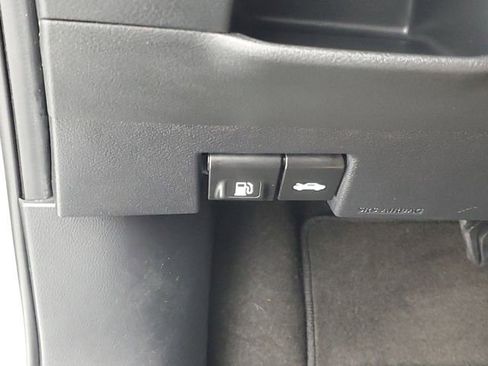 Used 2024 Nissan Kicks SR FWD image 32