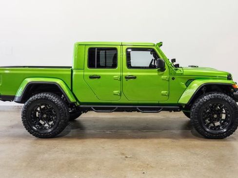 Used 2025 Jeep Gladiator Sport image 8