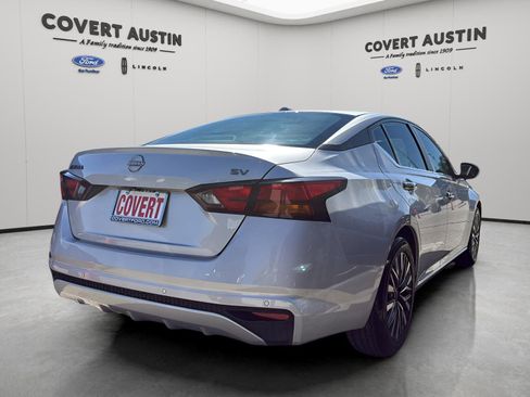 Used 2024 Nissan Altima 2.5 SV image 5