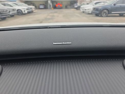 Certified 2025 Volvo EX30 Ultra image 37