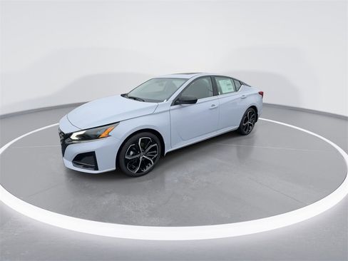 New 2025 Nissan Altima 2.5 SR image 4