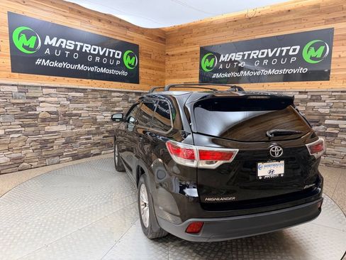 Used 2014 Toyota Highlander XLE AWD/4WD image 9