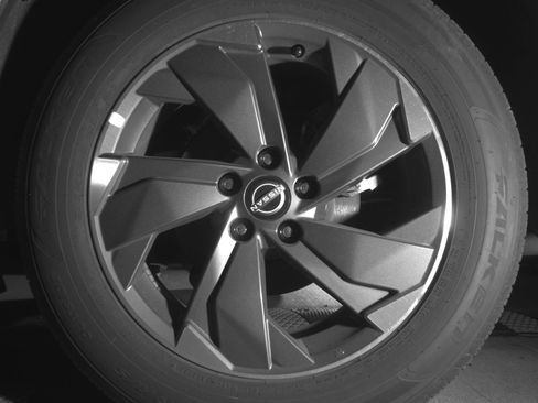 Used 2025 Nissan Rogue SV image 14