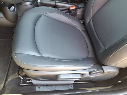 Used 2022 MINI Cooper 2-Door Hardtop FWD image 9