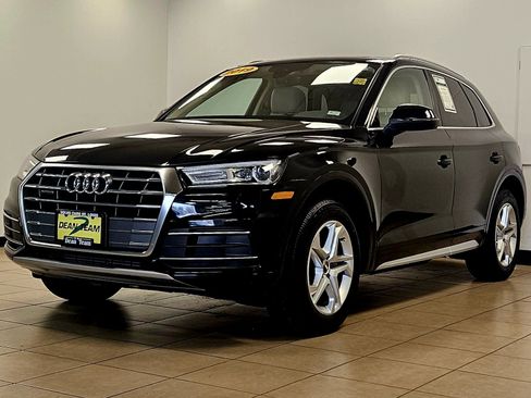 Used 2019 Audi Q5 Premium w/ Convenience Package image 2