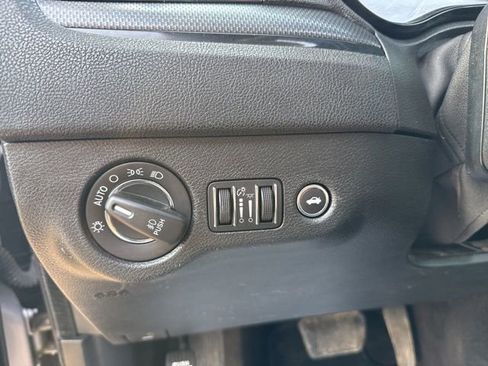 Used 2016 Chrysler 300 S w/ 300S Premium Group image 42