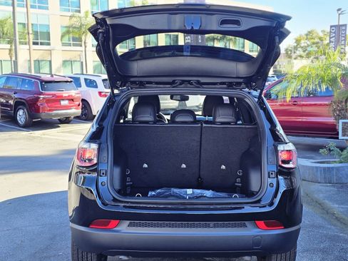 New 2026 Jeep Compass Latitude image 7