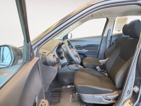 Certified 2025 Nissan Kicks Play S image 23