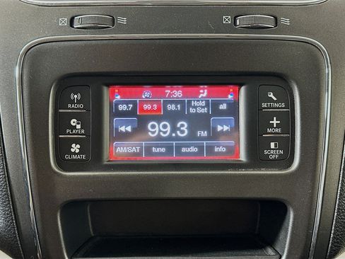 Used 2017 Dodge Journey SXT w/ Comfort/Convenience Group FWD image 19