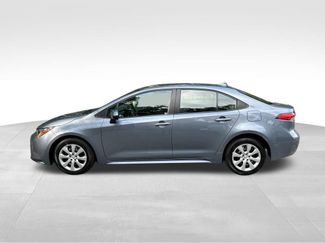 Used 2025 Toyota Corolla LE FWD video 2