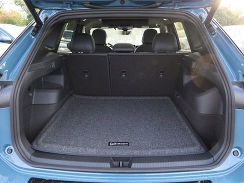 New 2025 Volkswagen Tiguan SE R-Line image 7