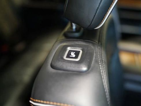 Used 2022 Jeep Grand Wagoneer Series III w/ Rear Seat Video Group 1 AWD/4WD image 67