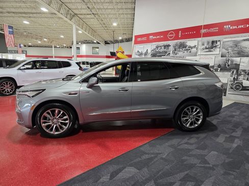 Used 2024 Buick Enclave Avenir w/ Avenir Technology Package image 7