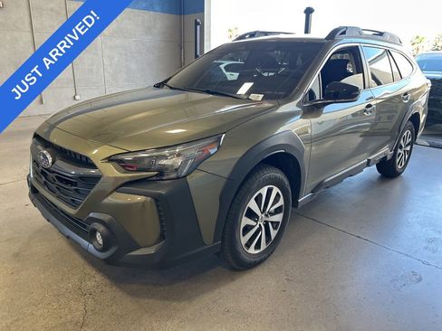 Used 2025 Subaru Outback Premium w/ Popular Package #1A AWD/4WD image 1
