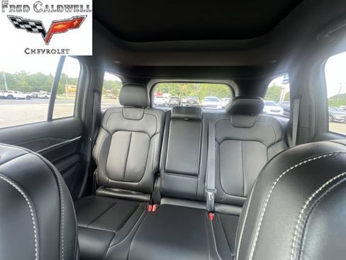 Used 2025 Jeep Grand Cherokee Limited AWD/4WD image 13