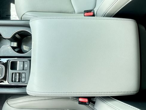 Used 2025 Honda Pilot EX-L image 21