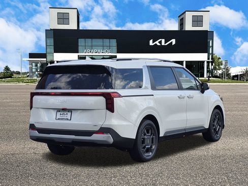 New 2026 Kia Carnival EX FWD image 5