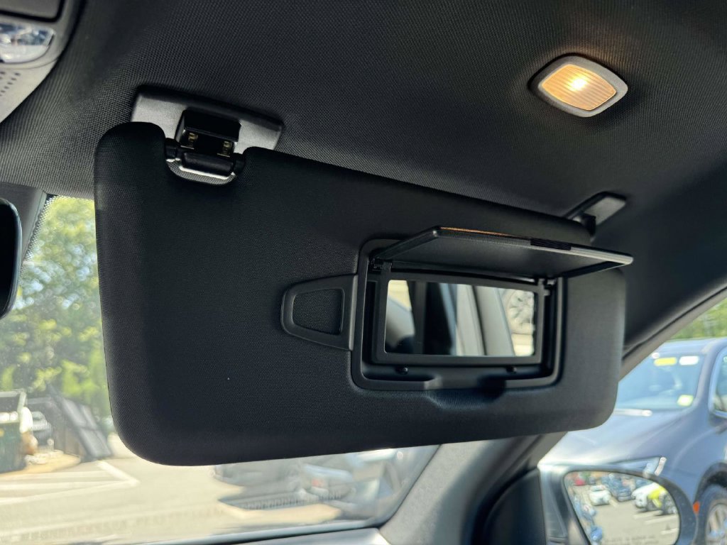 Used 2022 Mercedes-Benz GLC 300 4MATIC image 32