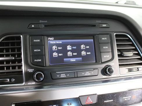 Used 2016 Hyundai Sonata SE FWD image 16