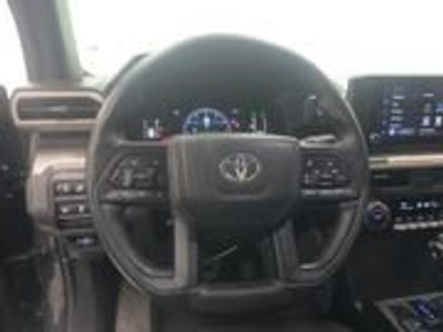 Used 2025 Toyota Tacoma SR5 AWD/4WD image 10
