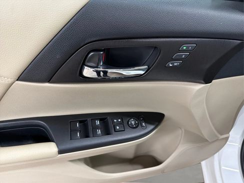 Used 2015 Honda Accord EX-L image 18