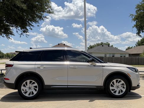 Used 2022 Lincoln Corsair FWD image 8