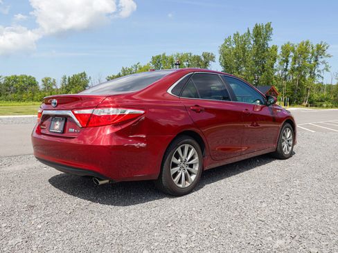 Used 2016 Toyota Corolla LE FWD image 7