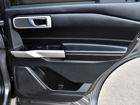 Used 2022 Ford Explorer XLT w/ Equipment Group 202A image 41