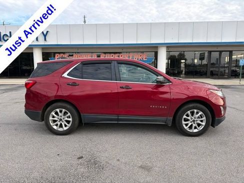 Used 2018 Chevrolet Equinox LT FWD image 2
