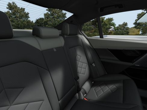 New 2027 BMW 550e xDrive image 10