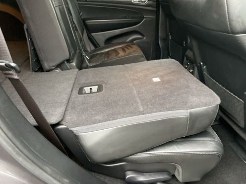 Used 2021 Jeep Grand Cherokee Laredo X image 33