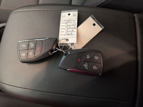 Used 2023 Chevrolet Colorado Trail Boss w/ Technology Package image 31