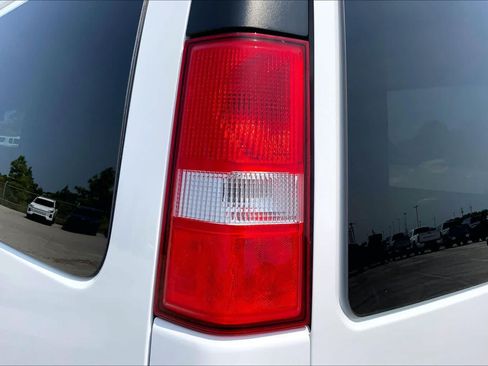 Certified 2025 GMC Savana 3500 LT w/ LT Preferred Equipment Group RWD image 26