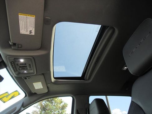 Used 2021 GMC Sierra 1500 Denali w/ Denali Ultimate Package image 18