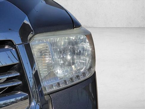 Used 2016 Toyota Tundra SR5 image 12