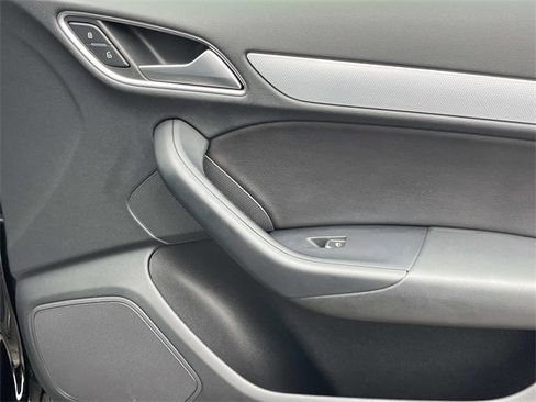 Used 2018 Audi Q3 2.0T Premium Plus w/ Premium Plus Package image 25