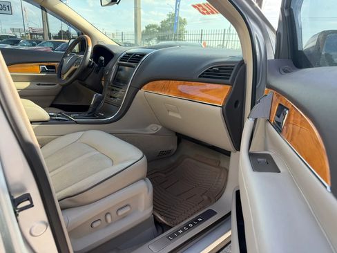 Used 2014 Lincoln MKX FWD w/ Equipment Group 102A image 10