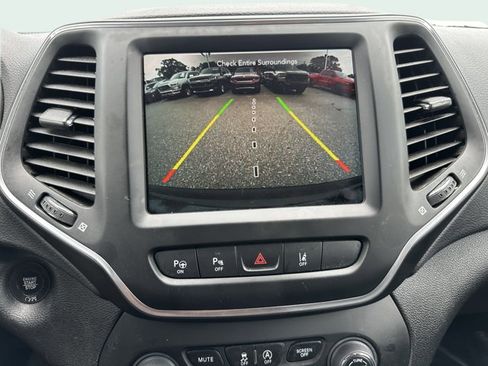 Certified 2023 Jeep Cherokee Altitude Lux image 22